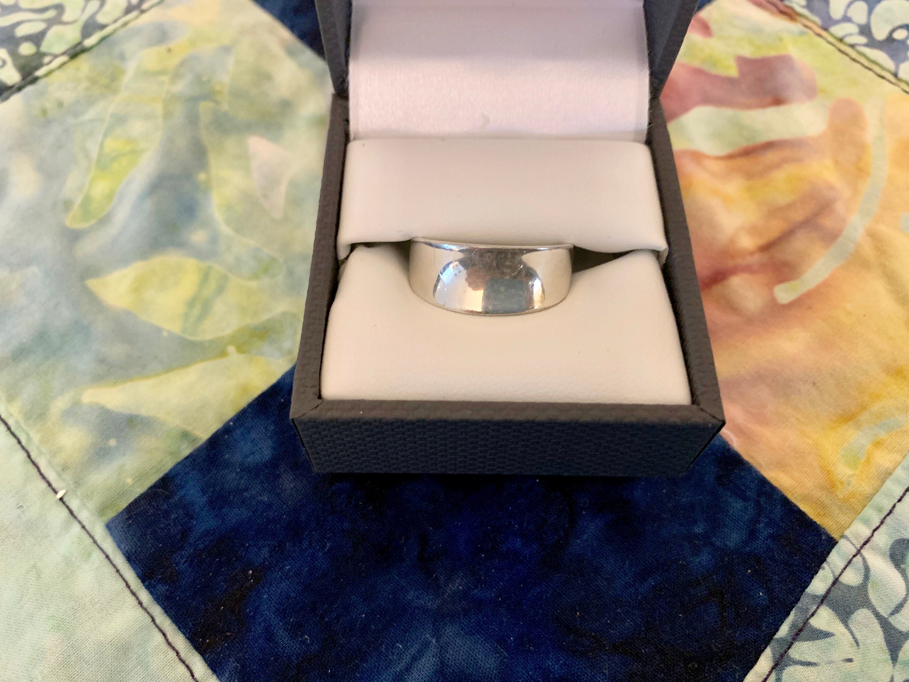 Thai Silver Wedding Band Ring Smooth Concave Unisex Man Woman Stamped 925 Thailand Nf Good Condition Gift Handmade