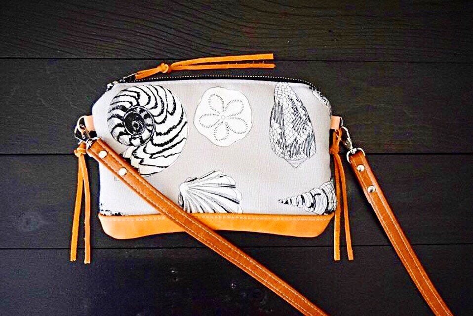 Magnifique Bags Magnifique Ocean Hand-Painted Leather Crossbody Purse,  Handbag, Wristlet with Turtle & Fish, Aqua Green 1694
