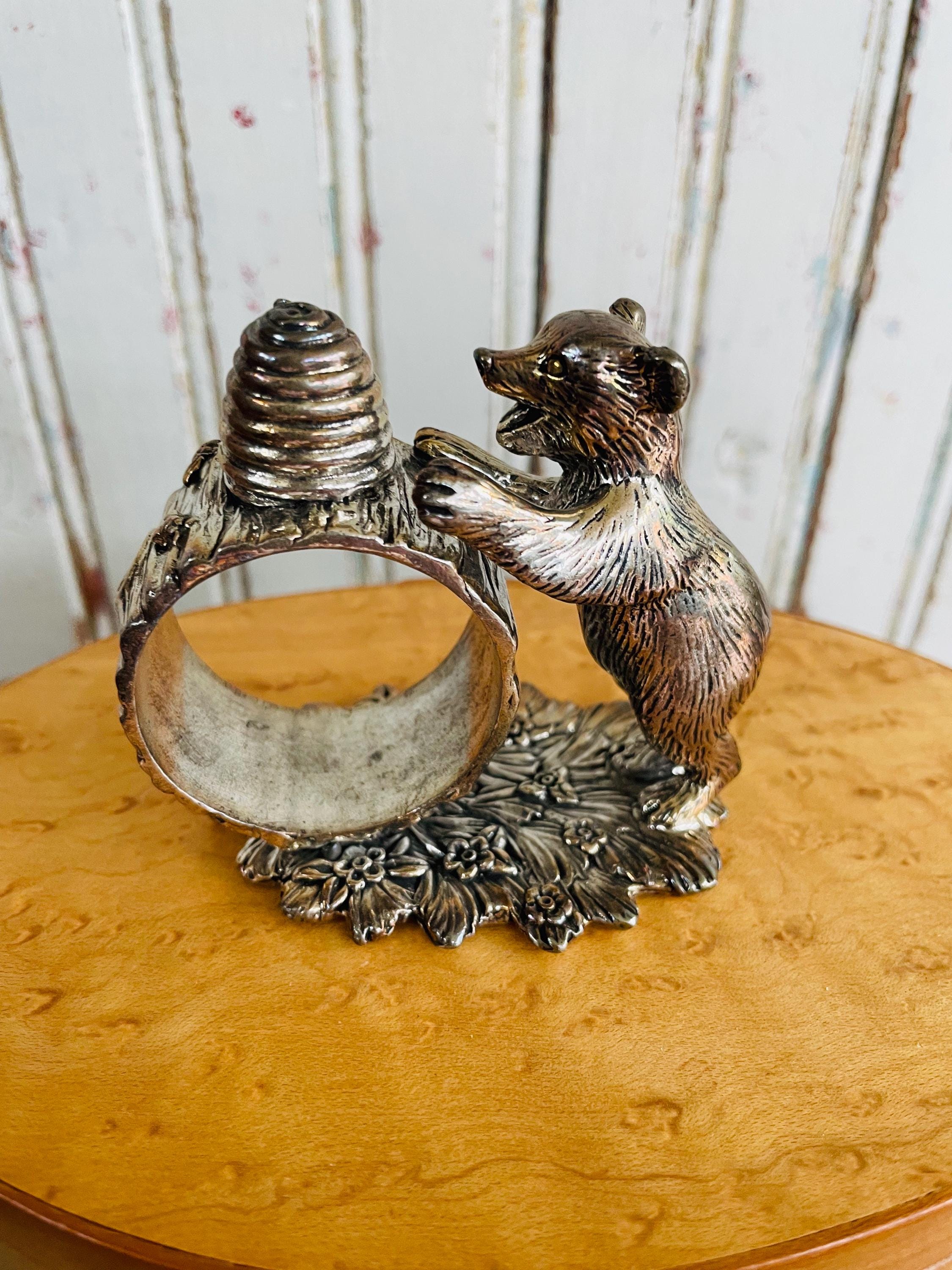 Bear and Honey Reed and Barton Silver Plated Napkin Ring - Etsy display picture 2