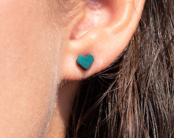 Heart stud earrings in vegetable ivory
