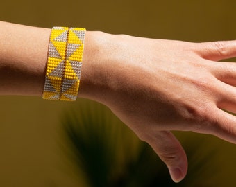 Beaded Bracelet, Bead loom bracelet, Seed bead bracelet, Blue Silver bracelet, Wide beaded bracelet, Beaded cuff bracelet, Geometric cuff