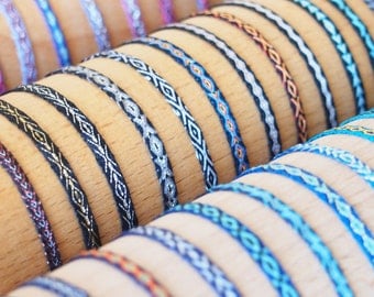 Böhmisches Armband mit 40 Fäden, dünnes Armband, Freundschaftsarmband, ethnisches Armband, Hippie-Armband, Damenarmband, Herrenarmband, gewebtes Armband