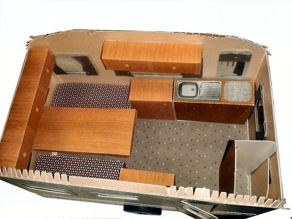 Retro Wohnwagen Camper Modell mit Einrichtung und Geschenkbox