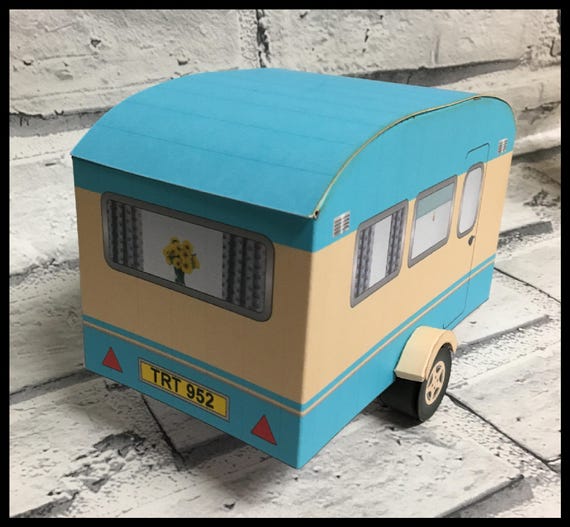 Retro Wohnwagen Camper Modell mit Einrichtung und Geschenkbox