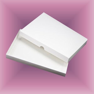 Card / Invitation Box to fit 7 x 5 x  0.5 inches  Sturdy Double Skinned box   DIGITAL CUTTING FILE  svg - studio - fcm
