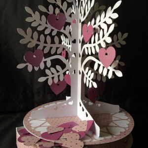 Árbol de deseos de boda con cajones debajo - archivo de corte digital