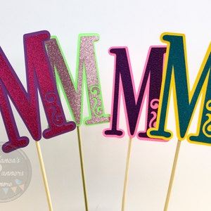 Decoración de centros de mesa de fiesta de cumpleaños, letras y números de purpurina personalizados para arreglos y decoración de mesas, centros de mesa para cualquier evento