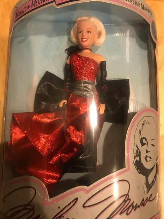 marilyn monroe collector series dolls