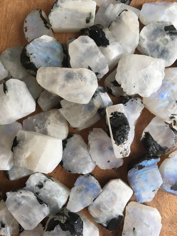 Raw moonstone beads deals