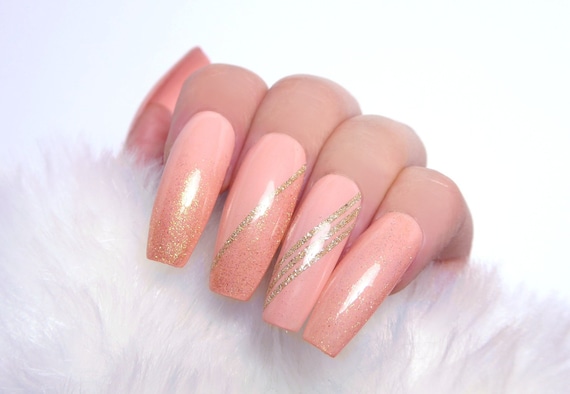 Cute Spring Nails To Inspire You : Swirl Peach & Gold Nails