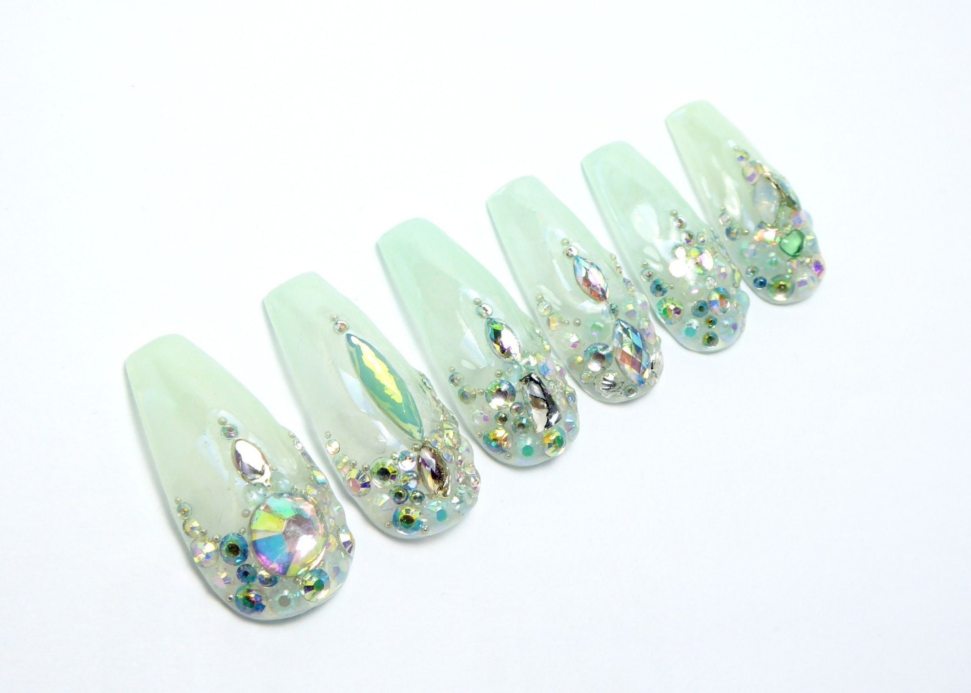 green ，Crystal Flatback green rhinestones nail art 