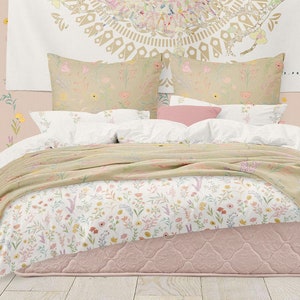 Girls room boho floral duvet cover queen bedding set with farmhouse floral pillow case. Bedding in twin, full and king sizes avaialble