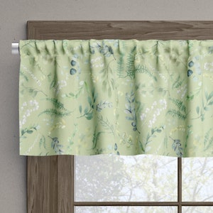 Window curtain valance with leafy green floral watercolor leaves for country farmhouse or ranch decor. For kitchen, bedroom or living room.