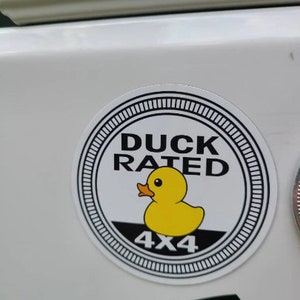 Gumowa Kaczka Kaczka Samochód SUV Magnes lub Naklejka Odznaka ~ 4x4 Ocenione Koło