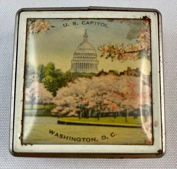 Art Deco Square Silvertone Compact Depicting the … - image 1