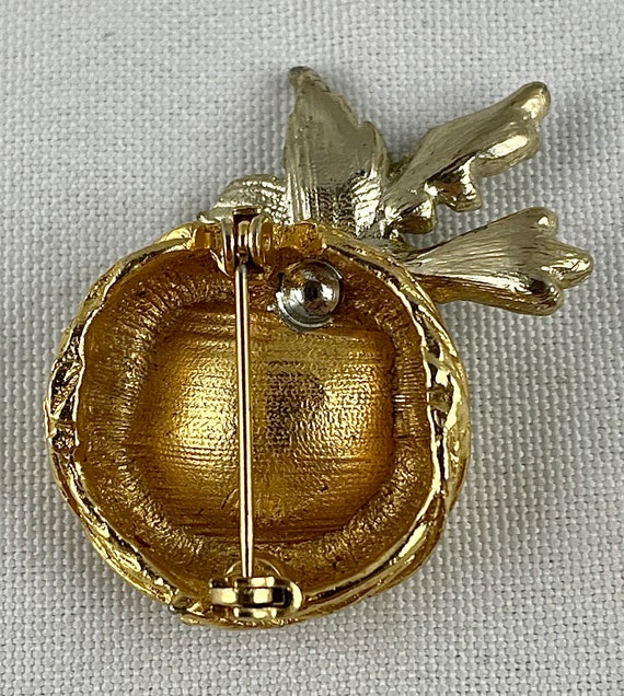 Vintage Goldtone Bird's Nest with Faux Pearl Egg … - image 3