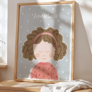 Arte Dipinto a Mano per Bambine | Illustrazione del Ritratto per Decorazione Muro | Decorazione Incantevole | Capelli Ricci | Bambina No. 8