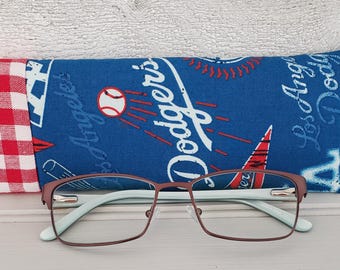 Dogers Eyeglass Case: Protective Cotton Glasses Pouch