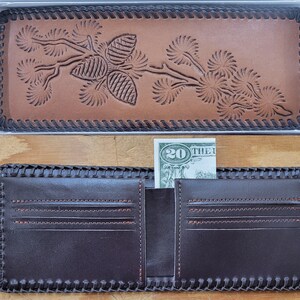 Cartera con cordones y detalle de grano superior