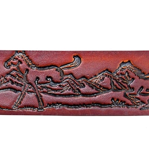 1 1/2&quot; Running Horse Embossed Leather Name Belt