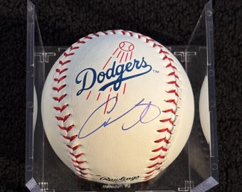 Shohei Ohtani firmó con Los Angeles Dodgers Baseball con COA