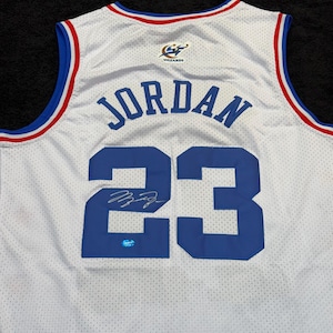 マイケル・ジョーダンのサイン入りNBAオールスターバスケットボールジャージ（COA付き）