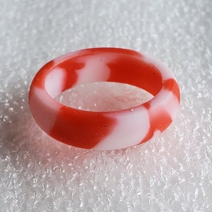 Red & White Swirl Silicone Wedding Ring: Active Lifestyle Band
