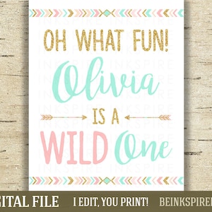 ¡Qué divertido! Cartel de bienvenida - ARCHIVO DIGITAL imprimible - Decoración personalizada de primer cumpleaños con brillo rosa, menta y oro salvaje - ¡Cambiar el nombre!