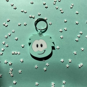 Nostalgic 2000s Computer Game Penguin Pet Layered Acrylic Keychain