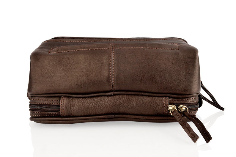 Woodland Leather Brown Large 8.0 Easy Access Wash Bag Central Zip Understoreage Compartment