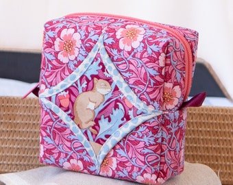 Cathedral Window Zipper Pouch Sewing Pattern – Boxy Cube (PDF Pattern)