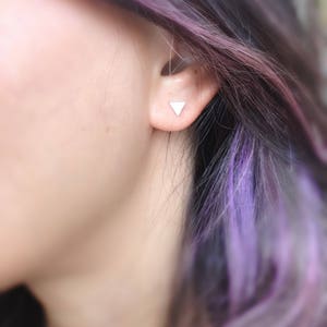 Gold or silver triangle earring Earrings / Tiny Dainty gold or silver triangle Stud Earrings/geometric stud earring - Modern Earrings