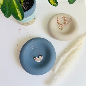 Handmade Round Concrete Tray: Minimalist Jewelry Catchall