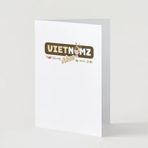 Carte de voeux Vibes VietNomz – Jeux de mots Viet | Bol de Pho | Amateurs de fine cuisine vietnamienne | Fierté vietnamienne | Patrimoine AAPI | Célébrez | Fête | Ambiance vietnamienne