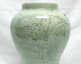 Koreanischer Drache Mae-Byeung Celadon DrachenVase.