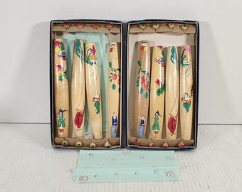 Yut est un jeu de société coréen traditionnel qui utilise quatre bâtons de bois appelés yut. Traduction de texte : bonne chance Photo Stock - Alamy Yut est un jeu de société coréen traditionnel qui utilise quatre bâtons de bois appelés yut. Traduction de texte : bonne chance Photo Stock - Alamy