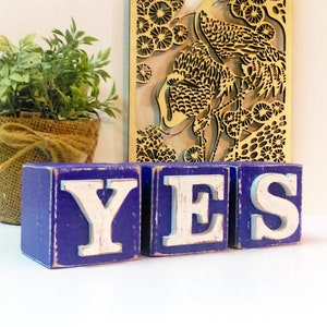 Bloques de madera con letras SÍ, bloques para estantes, palabras positivas, decoración de granja