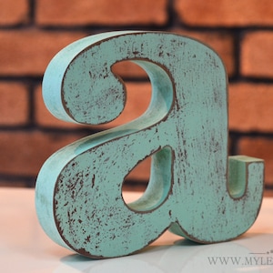Letra minúscula independiente personalizada de 11" de alto, letras rústicas de madera personalizadas independientes