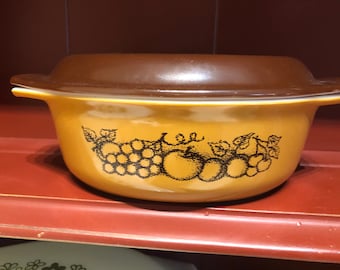 Vintage Pyrex - Old Orchard Oval Casserole in Wonderful Condition!  Mid Century Modern For Fall Casseroles!