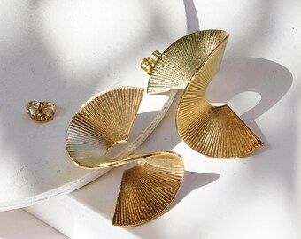 Twisted Gold Earrings, Gold Twist Earrings, Gold Modernist Earrings, Unique Earrings, Statement Earrings, Geometric, Modern Post Earring