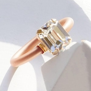 女性用シリコンリング、石付きシリコンリング、ホワイトシリコンリング、ソリティアリング、ラバーリング、女性用エンゲージリング