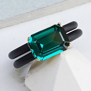 Emerald Stone Ring, Silicone Ring Band, Rubber Ring Band, Wide Rings, Silicone Ring For Women, Silicone Engagement Ring, Silicone Stone Ring