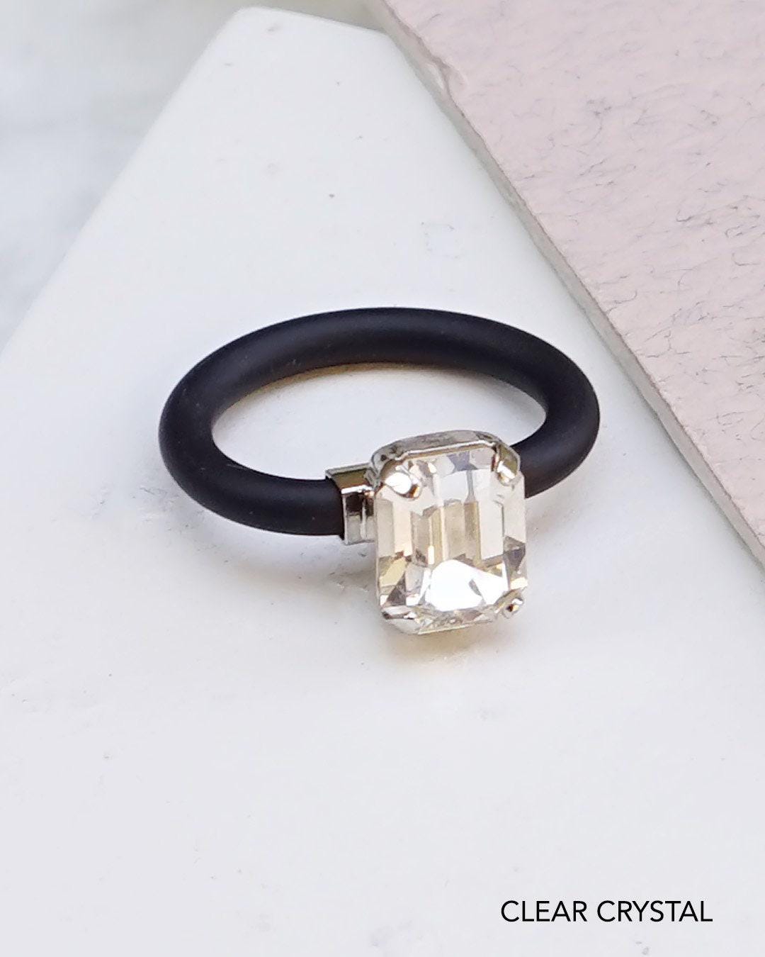 JewelryWe sieraden 10 stuks siliconen trouwringen voor mannen en vrouwen, 5,7 mm rubberen bruiloftsbanden voor sport, outdoor, fitness, 10 kleuren met glitterset, maat 47 tot 62, Roestvrij staal