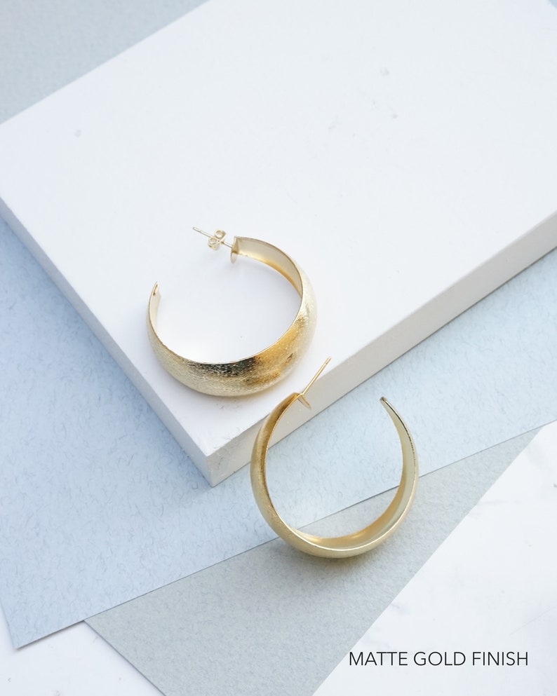 CHUNKY GLITTER LUCITE OPEN HOOP EARRINGS - GREEN main image 1