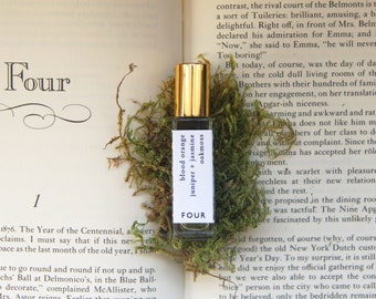 Enneagram FOUR / botancial perfume with oakmoss, flowers and juniper berry