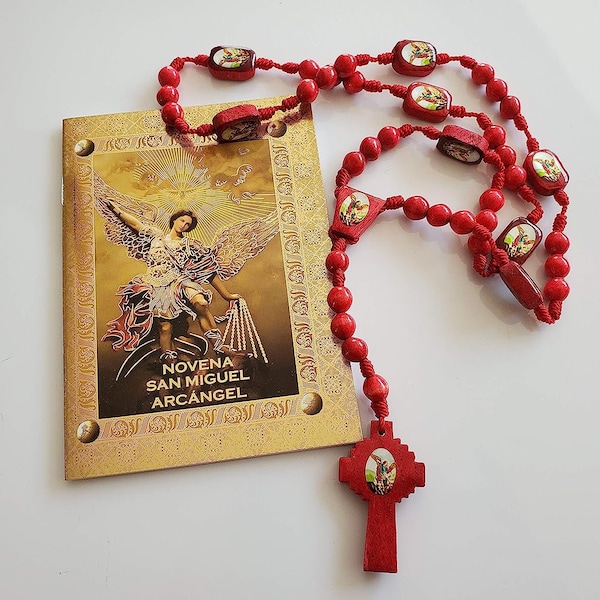 Novena a San Miguel arcángel librito con Rosario rojo de madera