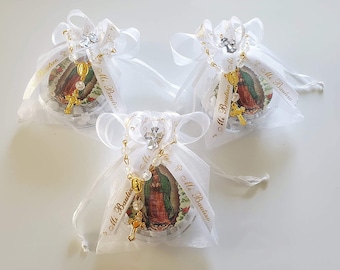 Mi Bautizo Requerdos Bolsitas de Organza con Rosario Blancos de la VIirgen de Guadalupe 12 Piezas