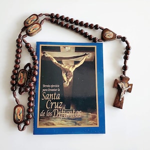 Devoto Ejercisio para Levantar la Santa Cruz de los Difuntos con Rosario de Madera set