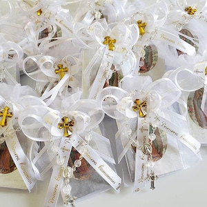 First Communion Favors For Boy, 12pcs / Prayer Books. -Spanish- (12) Orgaza Favor Bags. (12) . Mi Primera Comunion Recuerdos