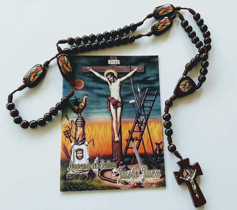 Libro Novena al Senor Justo Juez con Rosario de Madera Hecho a Mano immagine 1